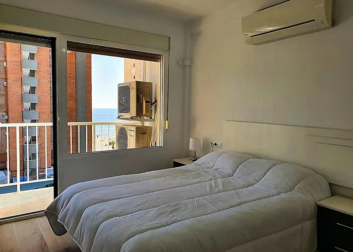 First Line Apartment With 3 Bedrooms And Seaviews