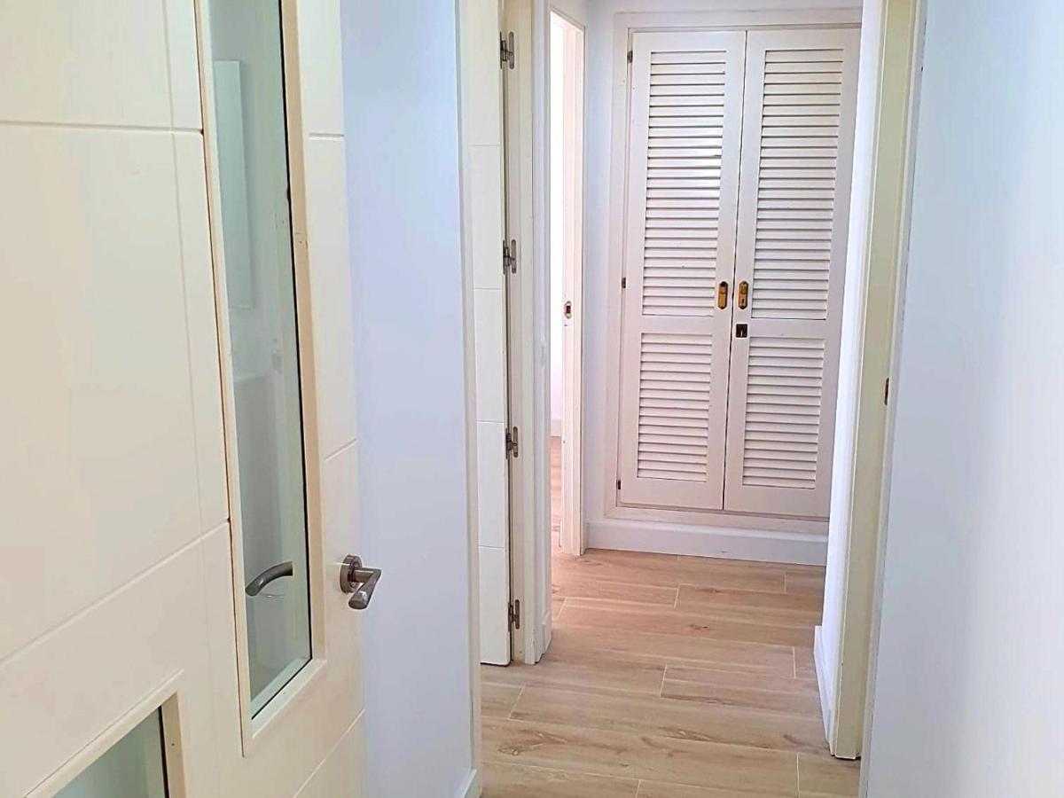 First Line With 3 Bedrooms And Seaviews Apartment
