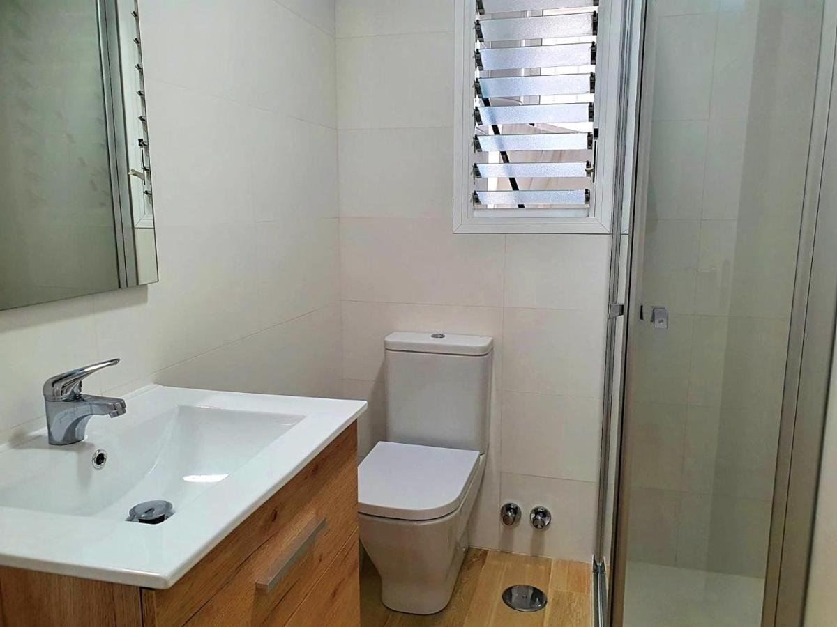 First Line With 3 Bedrooms And Seaviews Apartment