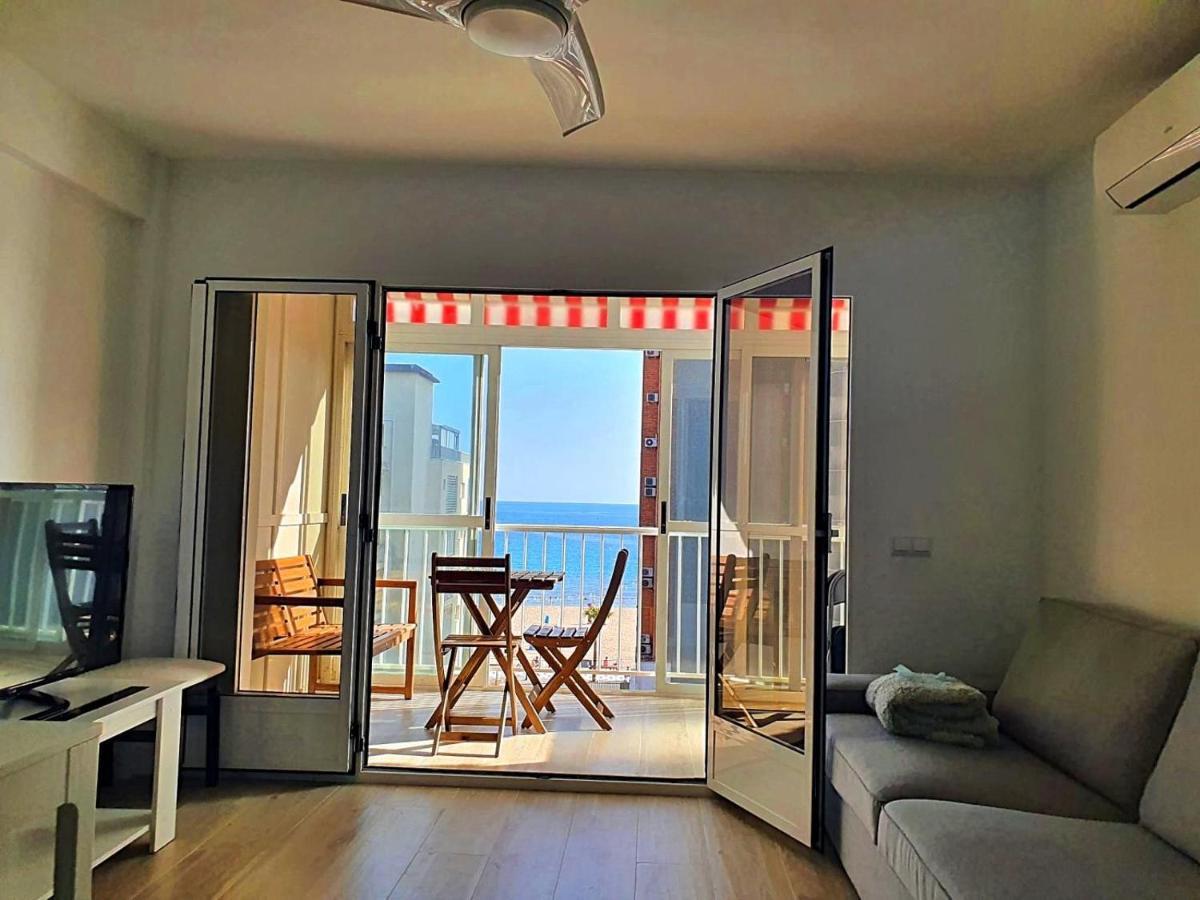 First Line With 3 Bedrooms And Seaviews Apartment *