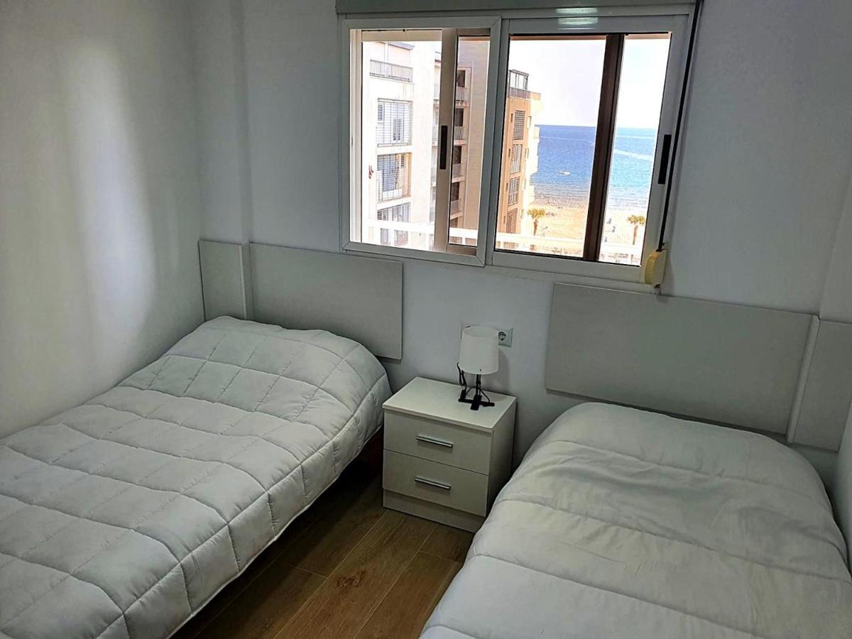 First Line With 3 Bedrooms And Seaviews Apartment *