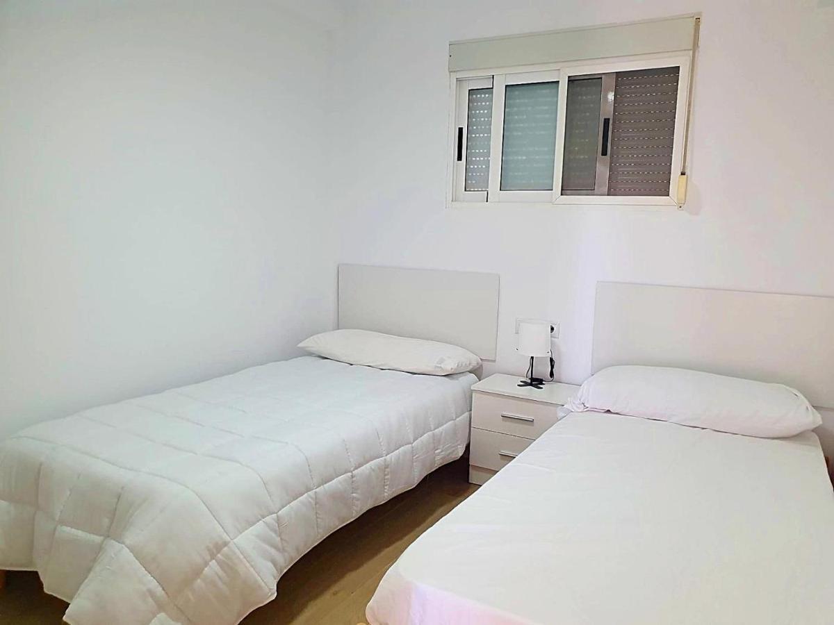 Apartment First Line With 3 Bedrooms And Seaviews *